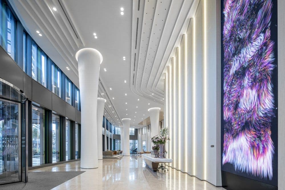 Acıbadem Ataşehir Hastanesi lobi gergi tavan ve LED aydınlatma