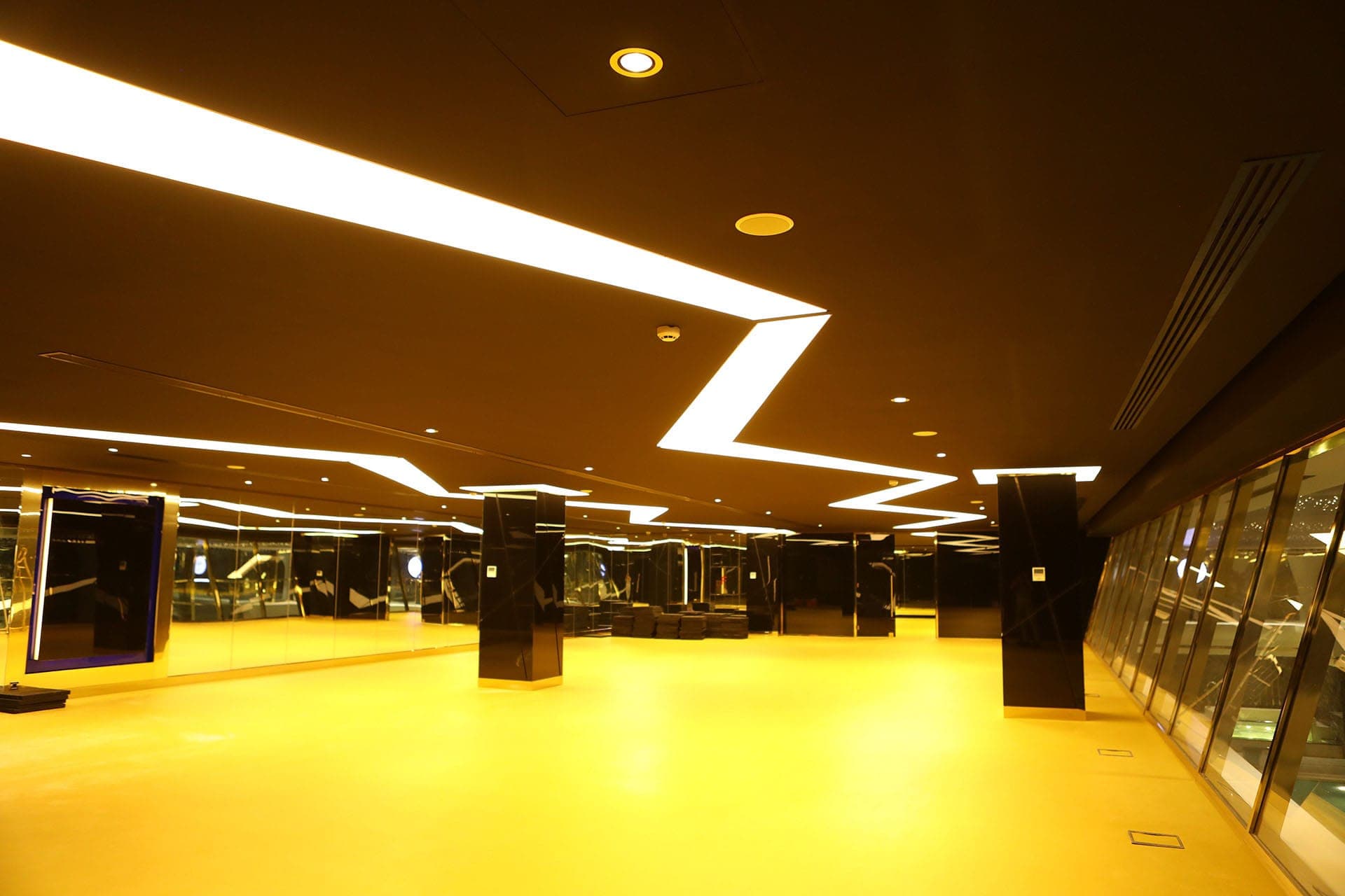 Nazareth Wellness Center fitness katında translucent gergi tavan