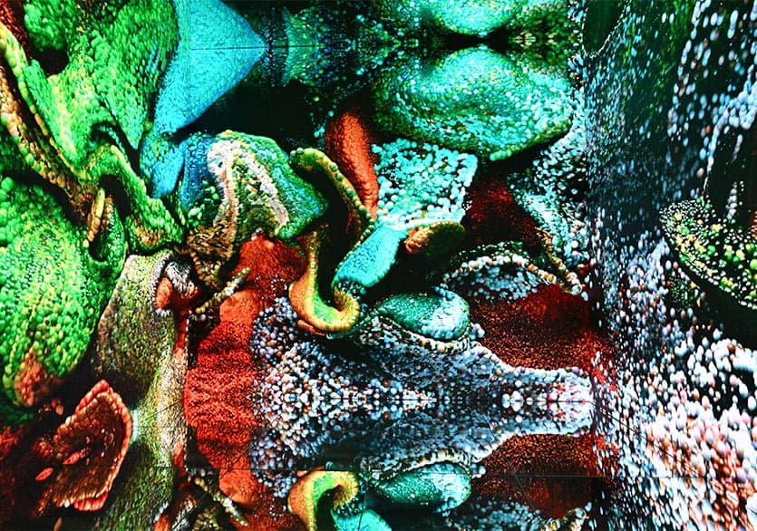 Art Basel enstalasyonunda ayna gergi tavan yüzeyi