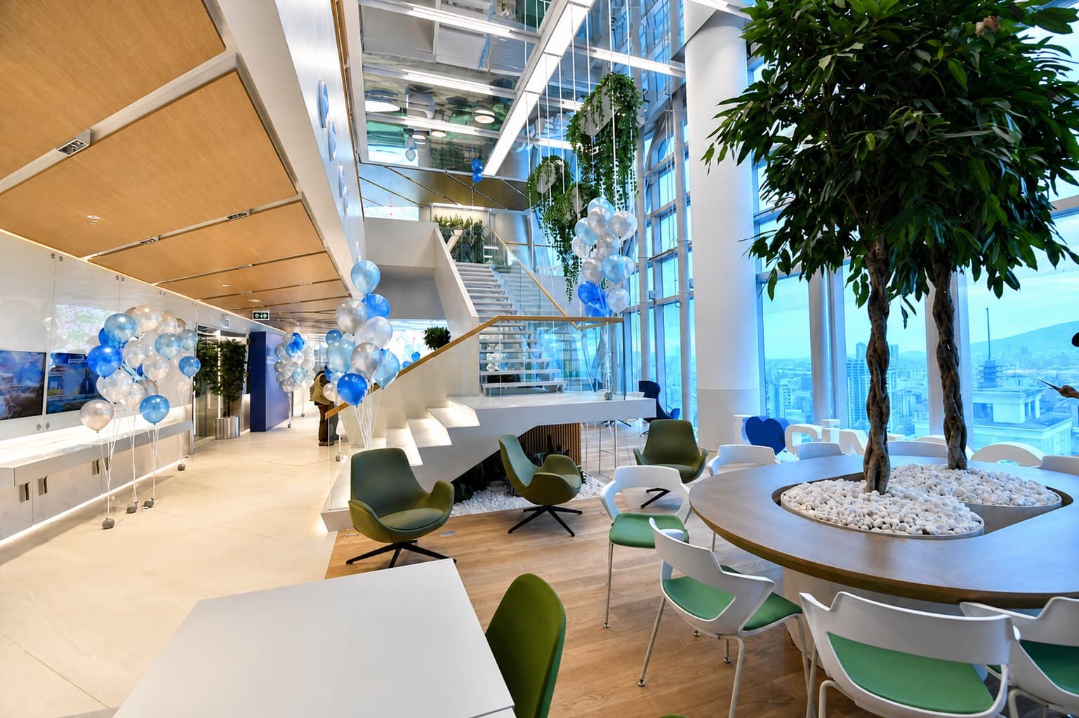 Mirror stretch ceiling in an office and corporate space