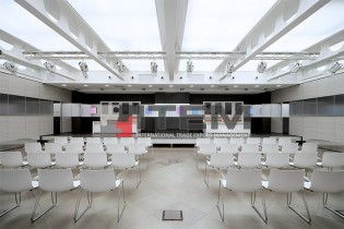 Eğitim salonu konstrüksüyon arası translucent gergi tavan aydınlatma